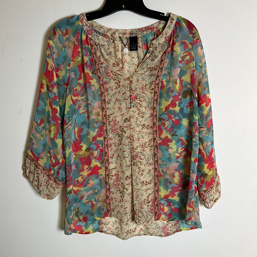 BKE Boutique Women’s Floral Sheer Blouse Size M with BKE logo tag and ribbon